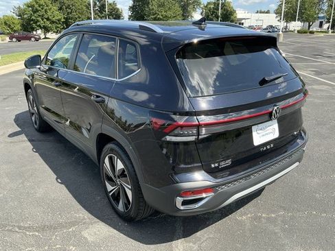 Used 2025 Volkswagen Taos SE AWD/4WD image 9