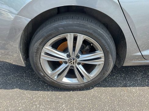 Used 2024 Volkswagen Jetta SE FWD image 31