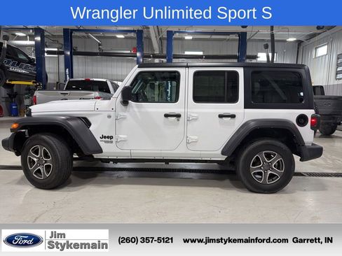 Used 2021 Jeep Wrangler Unlimited Sport w/ Technology Group AWD/4WD image 2