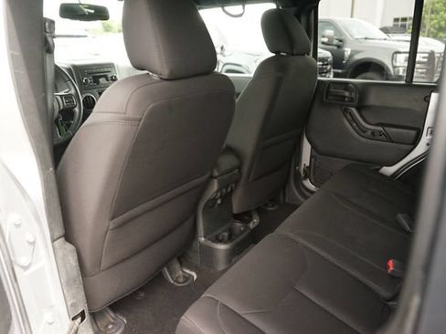 Used 2018 Jeep Wrangler Unlimited Sport S AWD/4WD image 11