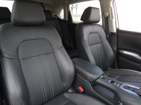 Used 2023 Honda HR-V EX-L image 11