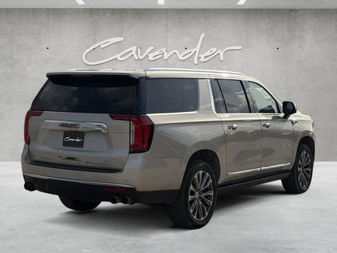 Used 2022 GMC Yukon XL Denali w/ Denali Ultimate Package AWD/4WD image 16