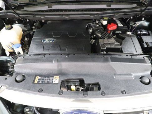 Used 2015 Ford Edge SEL image 18