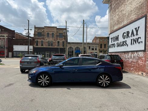 Used 2019 Nissan Altima 2.5 SR w/ SR Premium Package FWD image 5