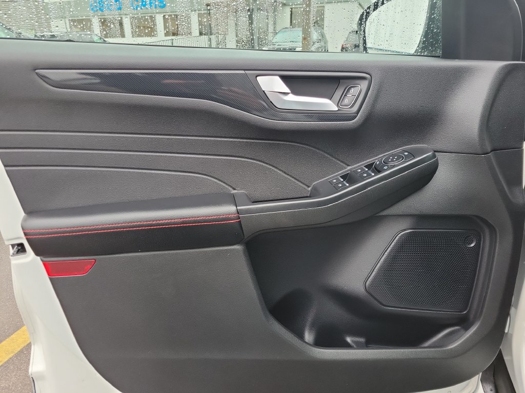 Used 2024 Ford Escape ST-Line w/ Tech Pack #1 AWD/4WD image 17