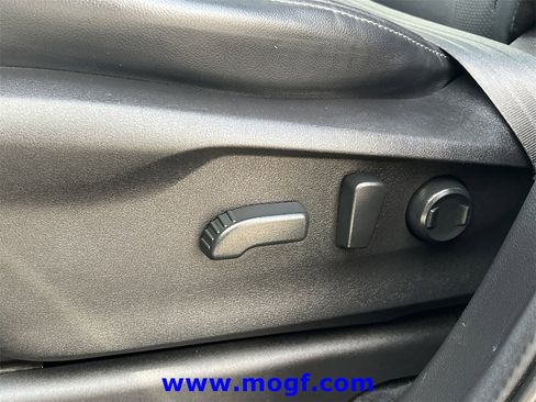 Used 2022 Subaru Ascent Limited w/ Technology Package image 23