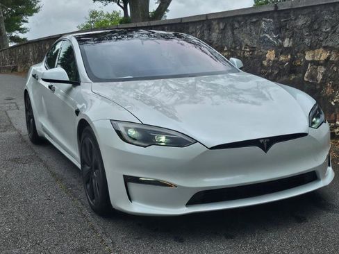 Used 2023 Tesla Model S AWD image 12
