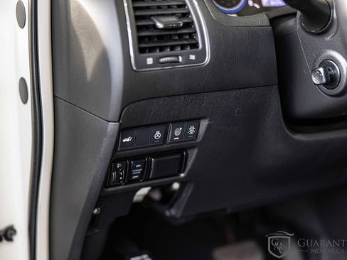 Used 2019 Nissan Armada Platinum AWD/4WD image 24