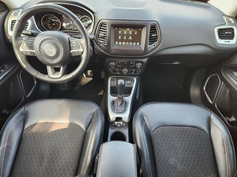 Used 2018 Jeep Compass Latitude w/ Popular Equipment Group FWD image 24