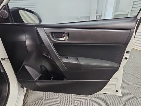 Used 2018 Toyota Corolla LE w/ LE Premium Package w/Moonroof FWD image 31