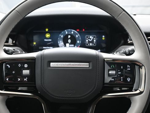 Certified 2025 Land Rover Range Rover Velar Dynamic SE image 17