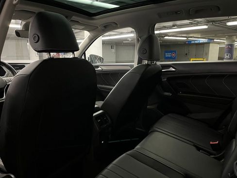 Used 2023 Volkswagen Tiguan SE w/ Panoramic Sunroof Package AWD/4WD image 23