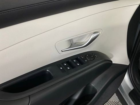Used 2025 Hyundai Tucson SE FWD image 28