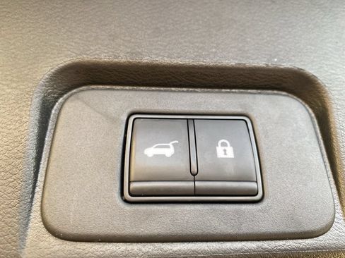 Used 2024 Nissan Rogue SL AWD/4WD image 15