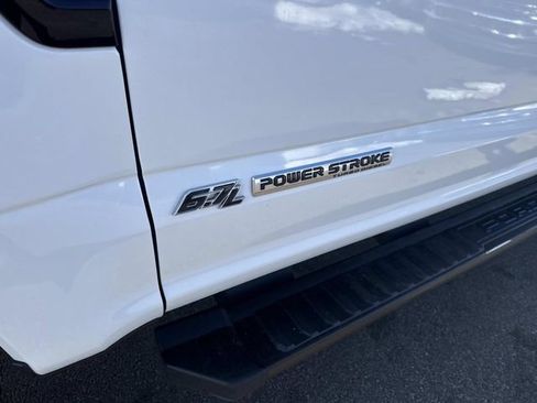 Used 2022 Ford F350 Lariat w/ Black Appearance Package image 13