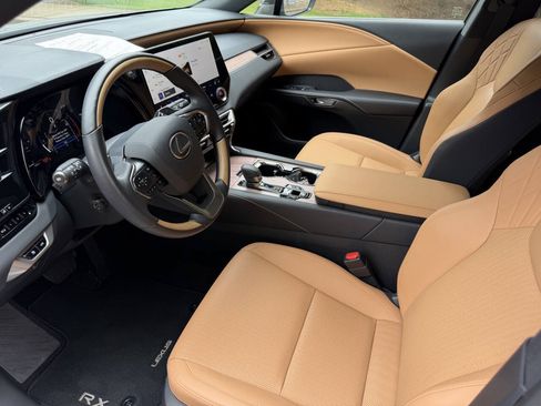 Used 2025 Lexus RX 350 Premium w/ Accessory Package (Z1) FWD image 11