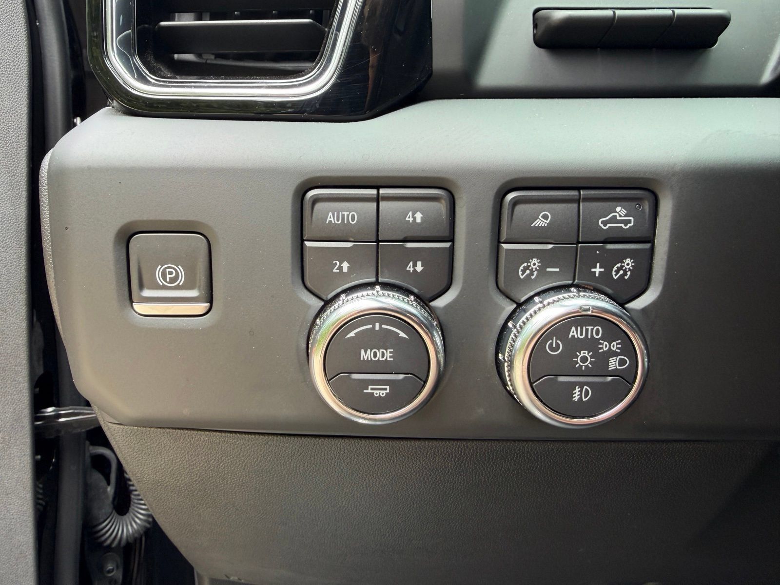 Used 2024 GMC Sierra 1500 Denali Ultimate AWD/4WD image 12
