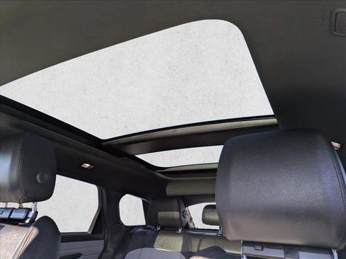 Used 2023 Land Rover Range Rover Evoque R-Dynamic S image 17