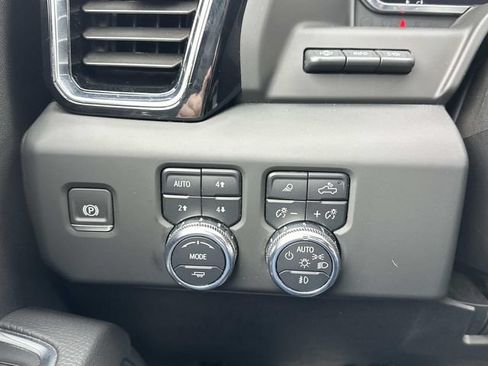 Used 2025 GMC Sierra 3500 Denali w/ Technology Package AWD/4WD image 20
