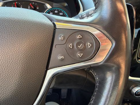Used 2018 Chevrolet Traverse LT FWD image 12