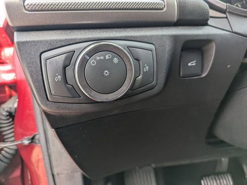 Used 2019 Ford Fusion SE image 17