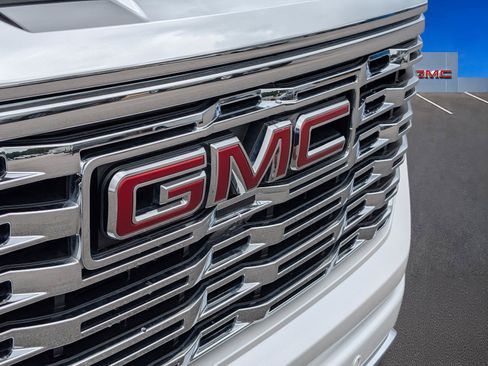 Used 2024 GMC Sierra 1500 Denali w/ Denali Reserve Package AWD/4WD image 5