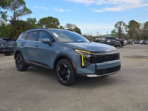 New 2026 Kia Sportage EX image 2