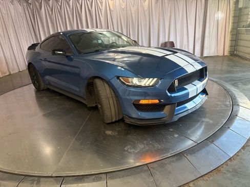 Used 2019 Ford Mustang Shelby GT350 w/ Technology Package RWD image 3