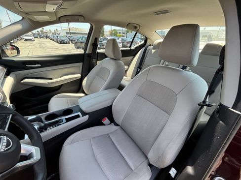 Used 2025 Nissan Altima 2.5 SV FWD image 32
