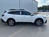 Used 2022 Subaru Outback Touring image 3
