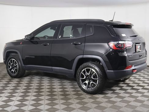 Used 2024 Jeep Compass Trailhawk AWD/4WD image 7