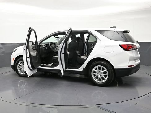 Used 2024 Chevrolet Equinox LS w/ LS Convenience Package FWD image 35