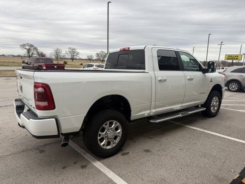 Used 2024 RAM 2500 Laramie AWD/4WD image 2