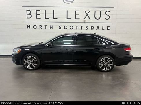 Used 2022 Volkswagen Passat 2.0T SE FWD image 8