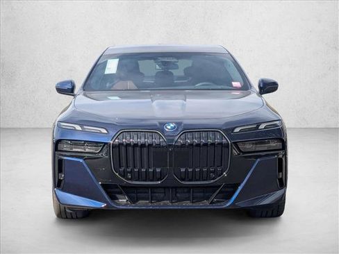 New 2026 BMW 750e xDrive image 5