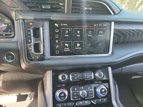Used 2023 GMC Yukon XL Denali image 35