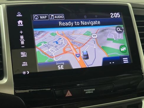 Used 2018 Honda Pilot Touring image 29