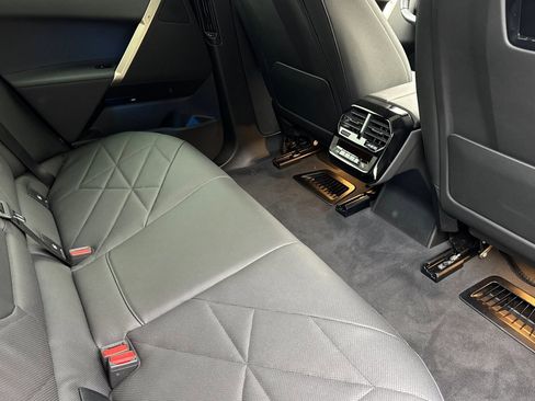 Used 2025 BMW iX xDrive50 image 31