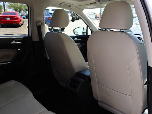 Used 2019 Volkswagen Tiguan SE w/ Panoramic Sunroof Package AWD/4WD image 28