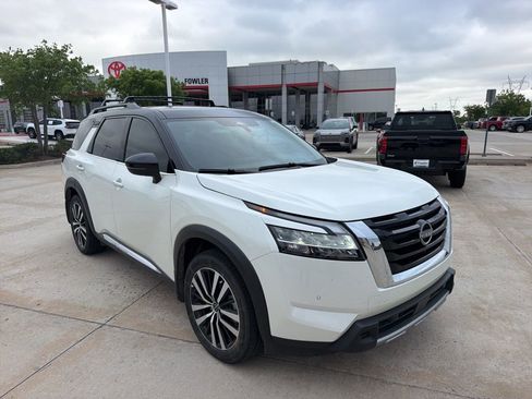 Used 2024 Nissan Pathfinder Platinum w/ Cargo Package FWD image 3