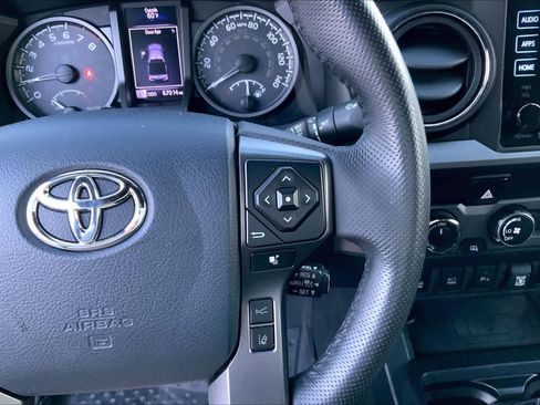 Used 2019 Toyota Tacoma TRD Off-Road w/ Technology Package AWD/4WD image 24