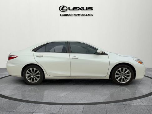 Used 2017 Toyota Camry XSE image 8