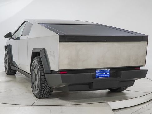 Used 2025 Tesla Cybertruck AWD Crew Cab image 7