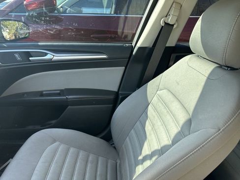 Used 2015 Ford Fusion S image 18