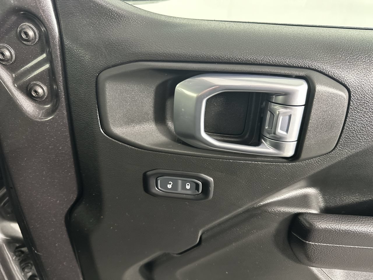Used 2023 Jeep Wrangler Sport AWD/4WD image 12