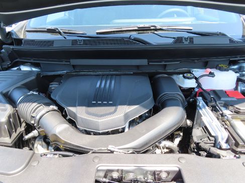 New 2025 Chevrolet Traverse LT w/ LPO, Illumination Package image 46