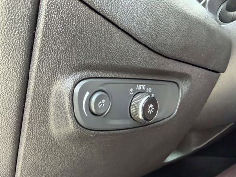 Used 2023 Chevrolet Equinox LT w/ Driver Convenience Package FWD image 17