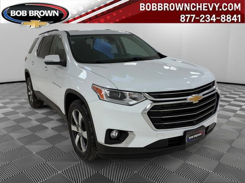 Used 2021 Chevrolet Traverse LT w/ LT Premium Package image 1