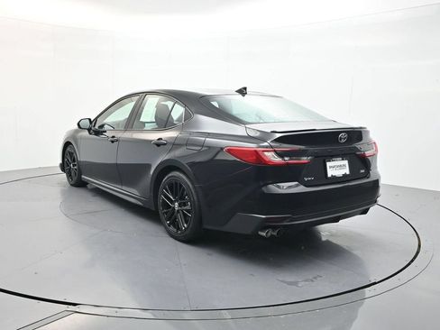 Used 2025 Toyota Camry SE FWD image 5