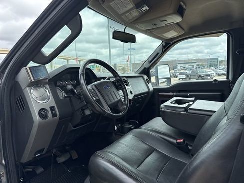 Used 2010 Ford F350 Lariat image 7